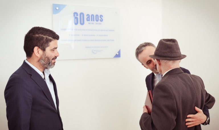 60 anos b